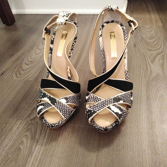 BCBGMaxAzria Shoes - BCBG Maxazria snake print heels w gold trim sz 8